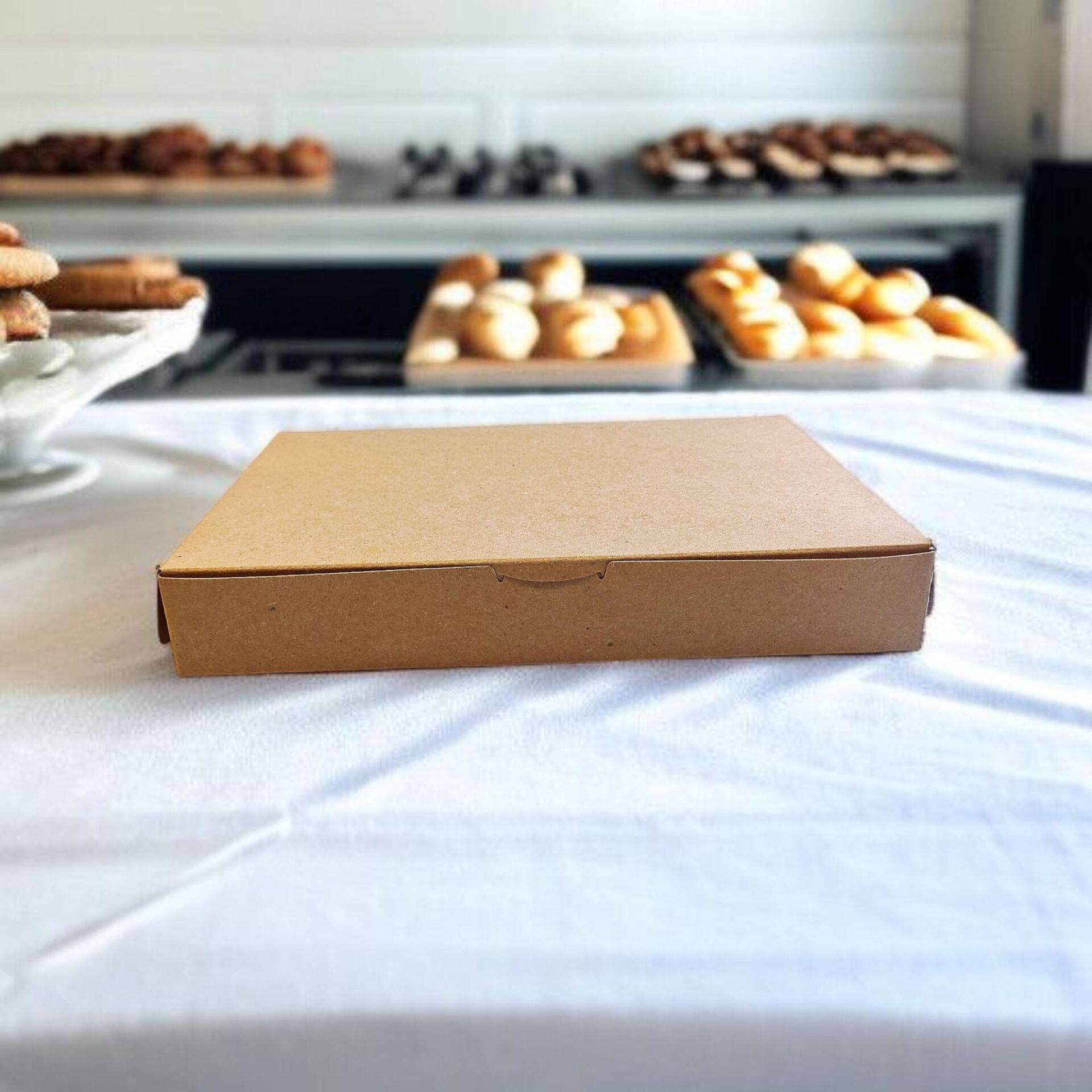 KRAFT ( BASKISIZ ) BAKLAVA KUTUSU 1 KG ( 26X18X4 CM ) 100 AD