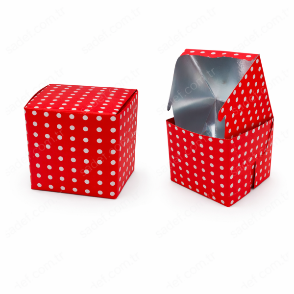 PUANTİYELİ TEKLİ PASTA KUTUSU ( 12X12X10 CM ) 100 AD