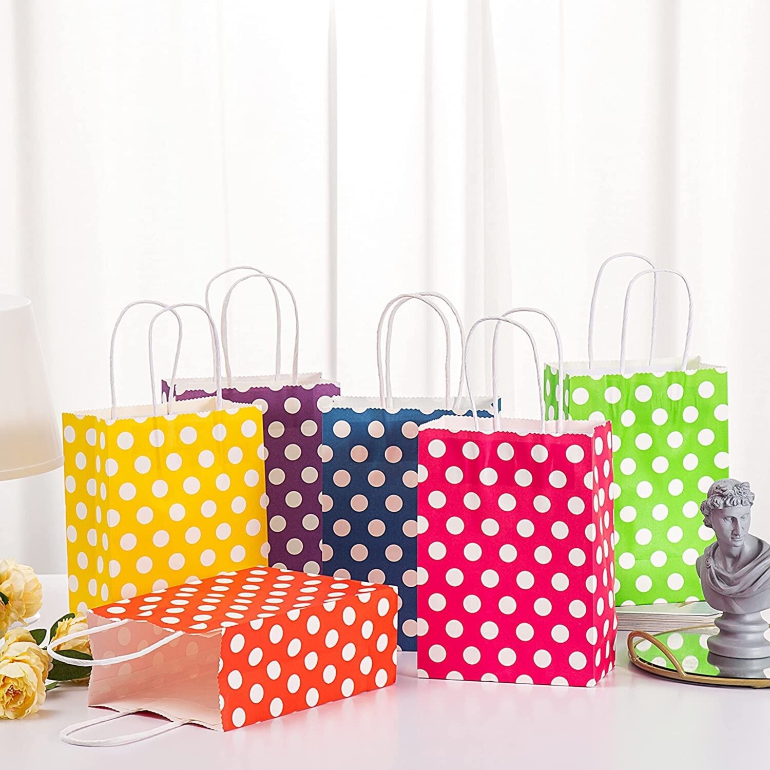 SİYAH PUANTİYELİ BÜKÜM SAPLI  - ORTA BOY KAĞIT ÇANTA 25X31 CM 100 ADET